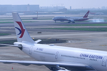 U.S. OKs China Eastern rerouting of New York-Shanghai flights | Reuters